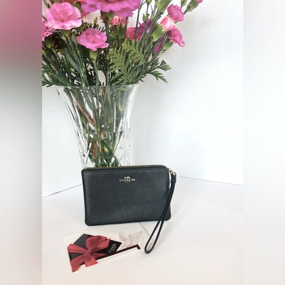 COACH Corner Zip Wristlet Wallet Crossgrain Leather Black Gold Tone Zipper